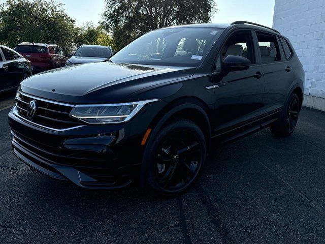 2024 Volkswagen Tiguan SE R-Line Black