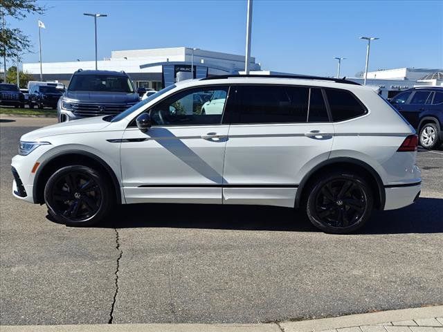 2024 Volkswagen Tiguan/Taos SE R-Line Black