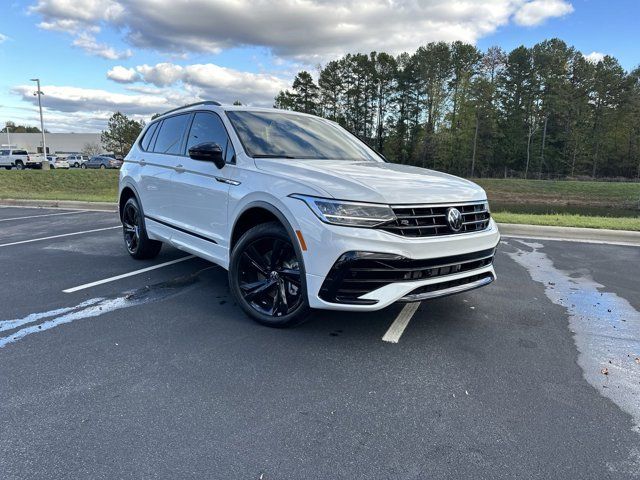 2024 Volkswagen Tiguan SE R-Line Black