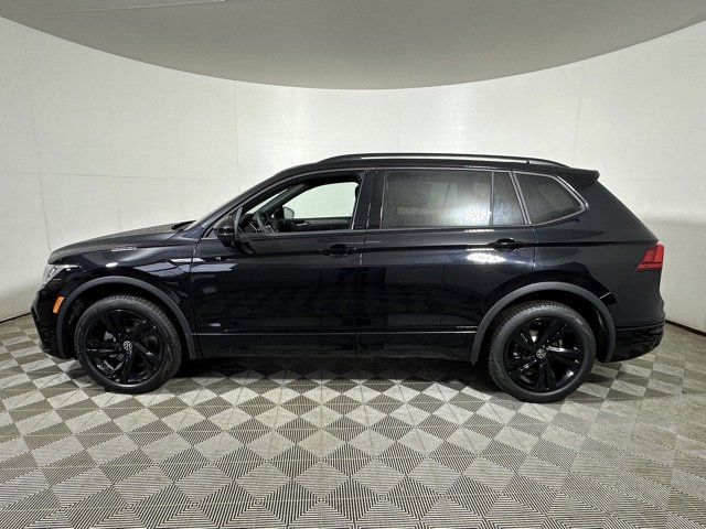 2024 Volkswagen Tiguan/Taos SE R-Line Black