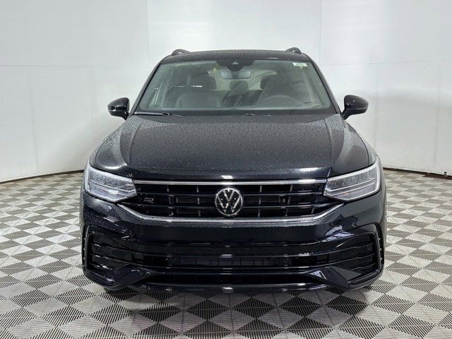 2024 Volkswagen Tiguan/Taos SE R-Line Black