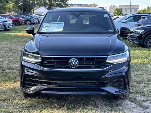 2024 Volkswagen Tiguan SE R-Line Black