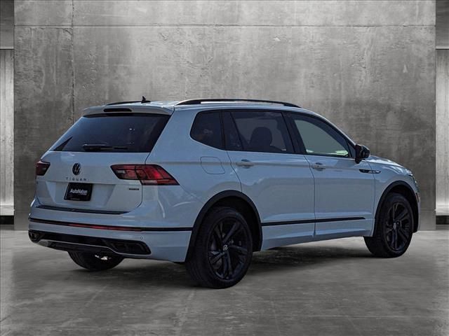 2024 Volkswagen Tiguan SE R-Line Black