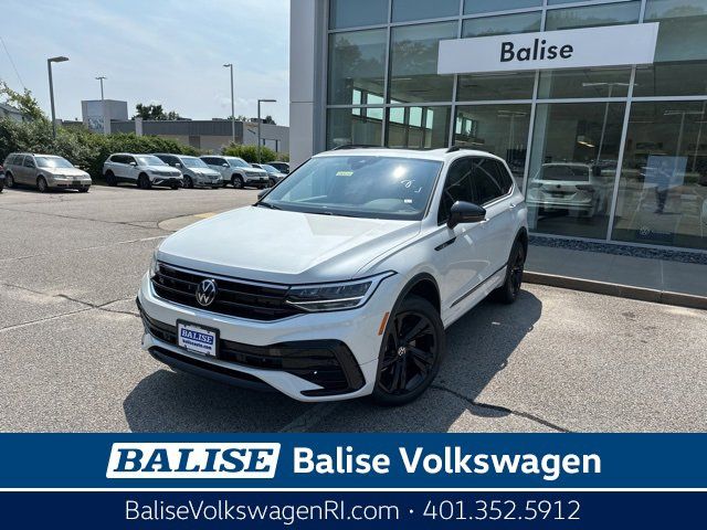 2024 Volkswagen Tiguan SE R-Line Black