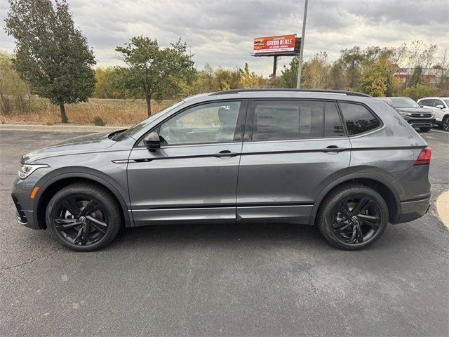 2024 Volkswagen Tiguan SE R-Line Black