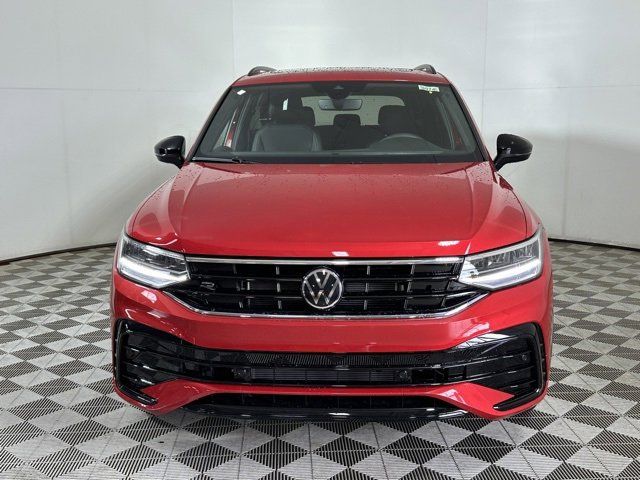 2024 Volkswagen Tiguan SE R-Line Black