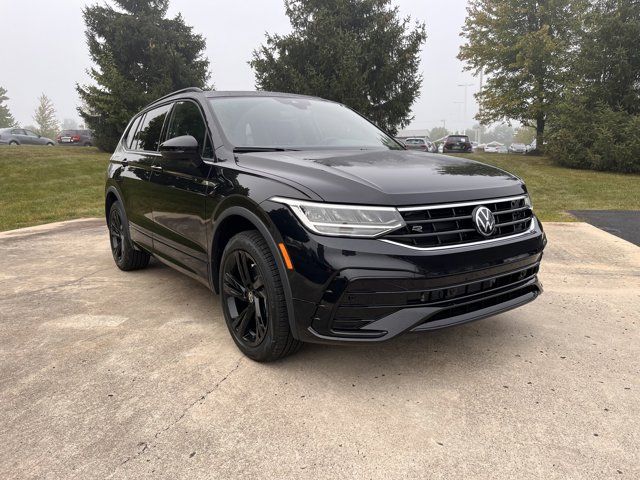 2024 Volkswagen Tiguan/Taos SE R-Line Black