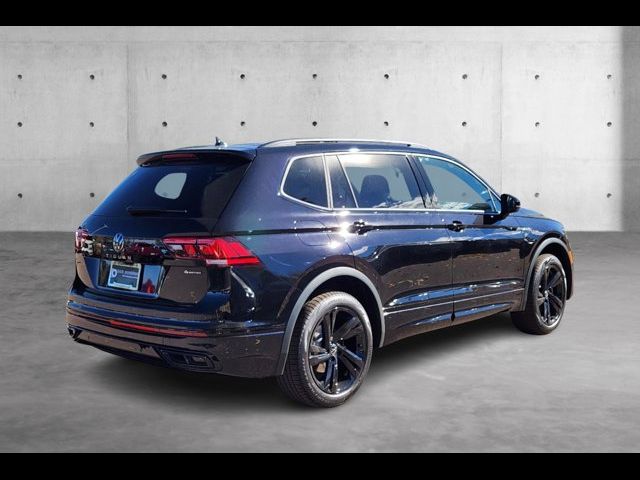 2024 Volkswagen Tiguan/Taos SE R-Line Black