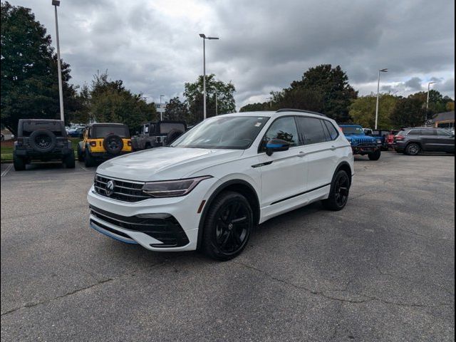 2024 Volkswagen Tiguan SE R-Line Black