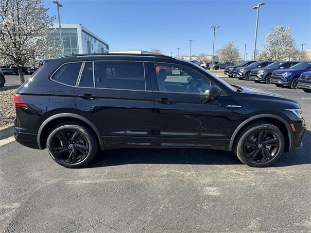 2024 Volkswagen Tiguan SE R-Line Black