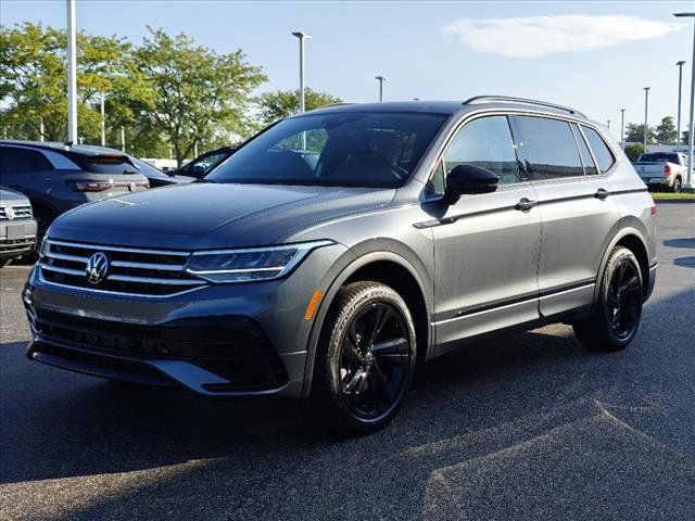 2024 Volkswagen Tiguan SE R-Line Black