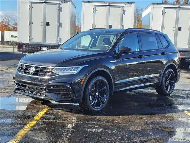 2024 Volkswagen Tiguan/Taos SE R-Line Black