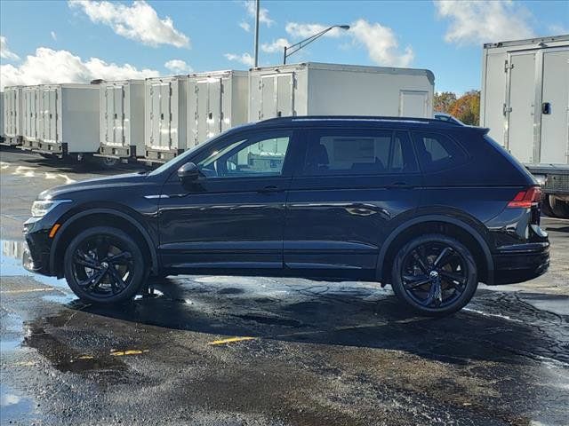 2024 Volkswagen Tiguan/Taos SE R-Line Black