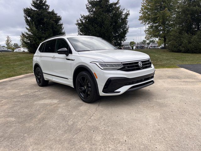 2024 Volkswagen Tiguan SE R-Line Black