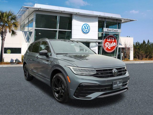 2024 Volkswagen Tiguan SE R-Line Black