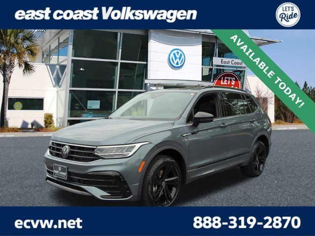 2024 Volkswagen Tiguan SE R-Line Black