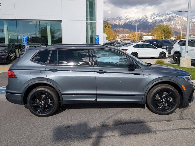 2024 Volkswagen Tiguan SE R-Line Black