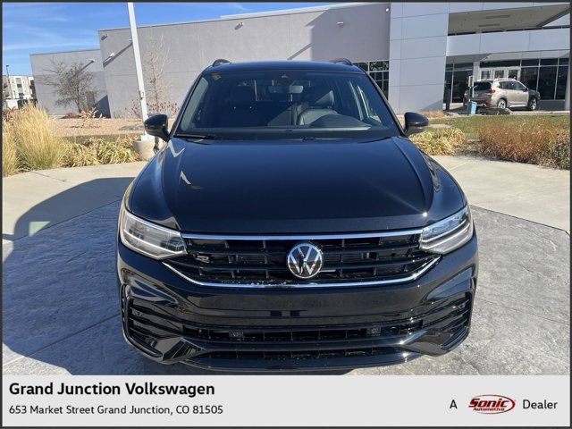 2024 Volkswagen Tiguan/Taos SE R-Line Black