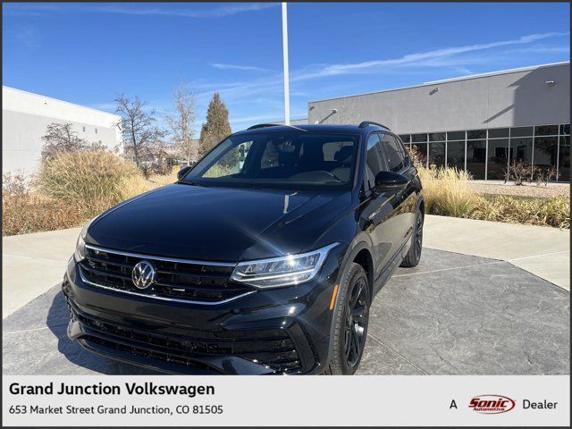 2024 Volkswagen Tiguan/Taos SE R-Line Black