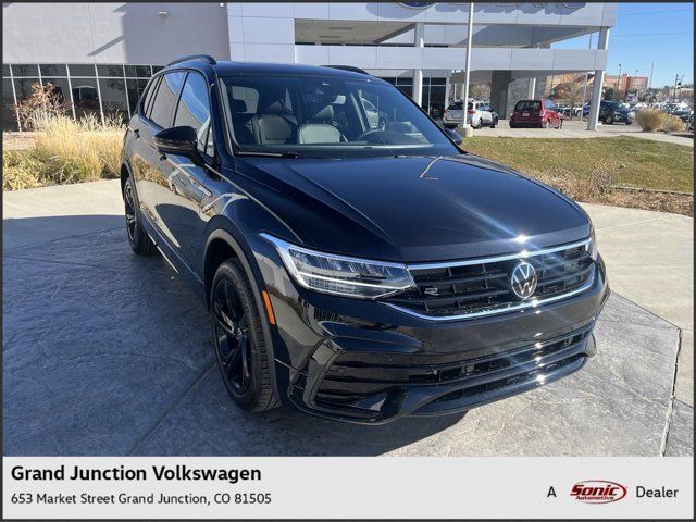 2024 Volkswagen Tiguan/Taos SE R-Line Black