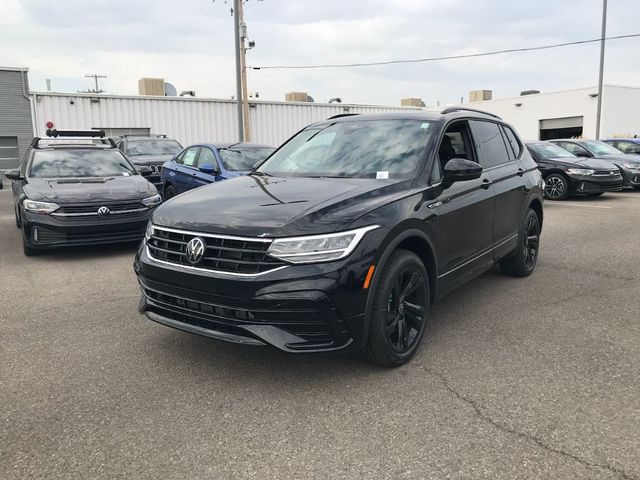 2024 Volkswagen Tiguan SE R-Line Black