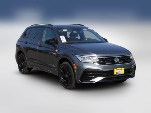 2024 Volkswagen Tiguan SE R-Line Black