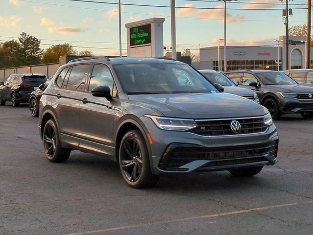 2024 Volkswagen Tiguan SE R-Line Black