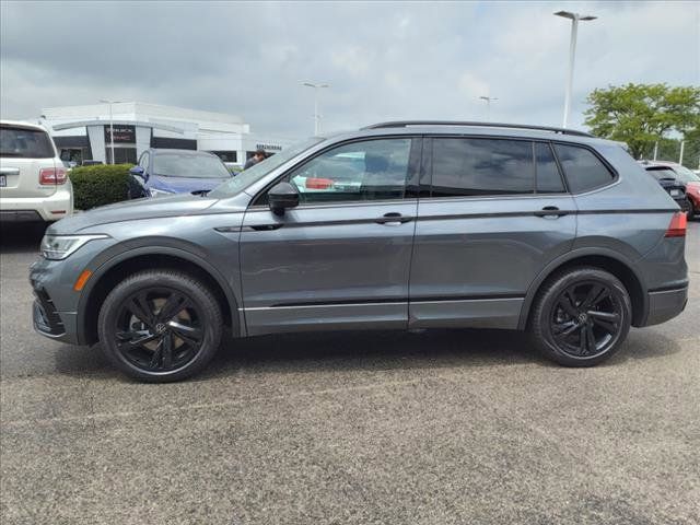 2024 Volkswagen Tiguan SE R-Line Black