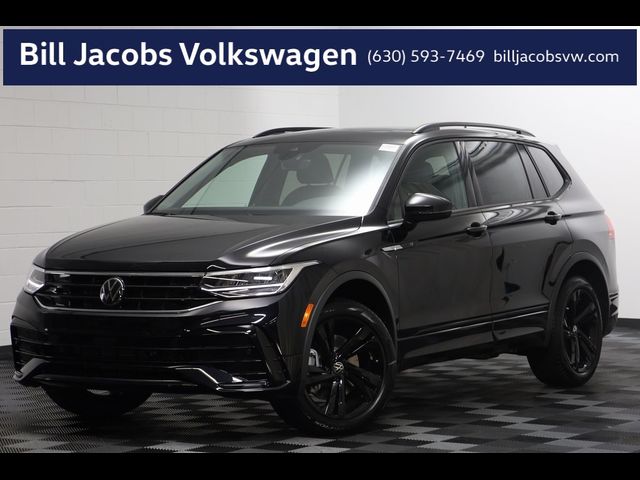 2024 Volkswagen Tiguan/Taos SE R-Line Black