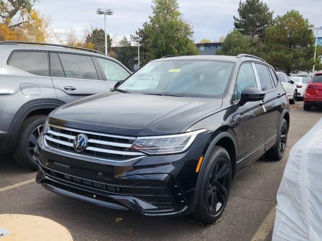 2024 Volkswagen Tiguan/Taos SE R-Line Black