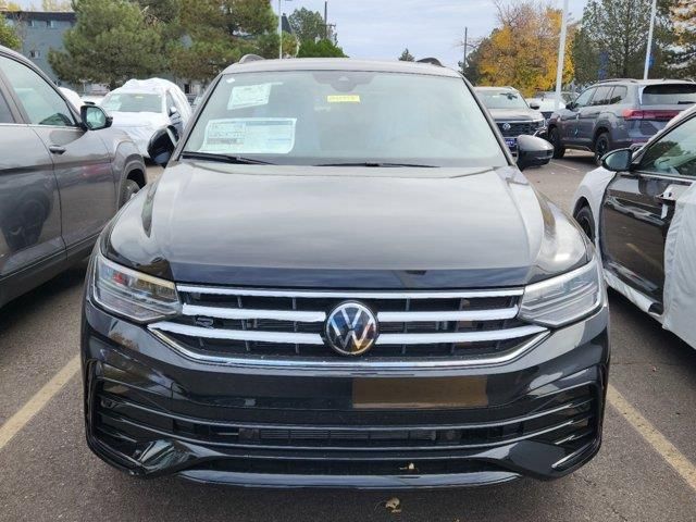 2024 Volkswagen Tiguan/Taos SE R-Line Black