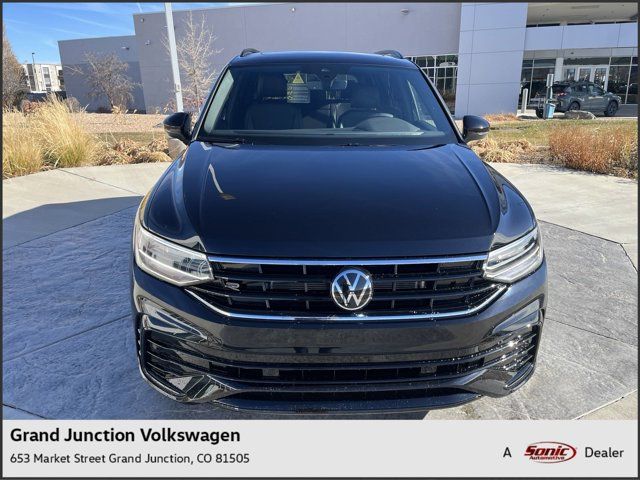 2024 Volkswagen Tiguan/Taos SE R-Line Black