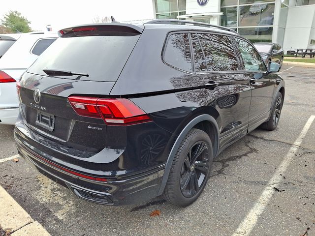 2024 Volkswagen Tiguan SE R-Line Black