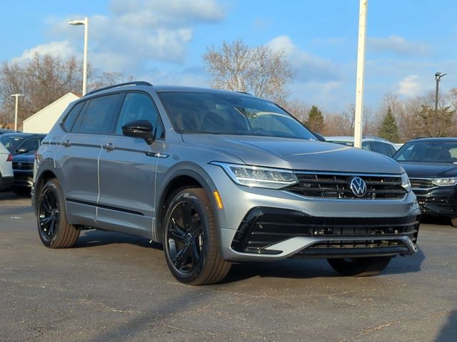 2024 Volkswagen Tiguan SE R-Line Black