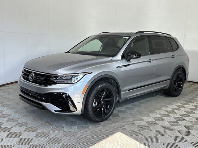 2024 Volkswagen Tiguan SE R-Line Black