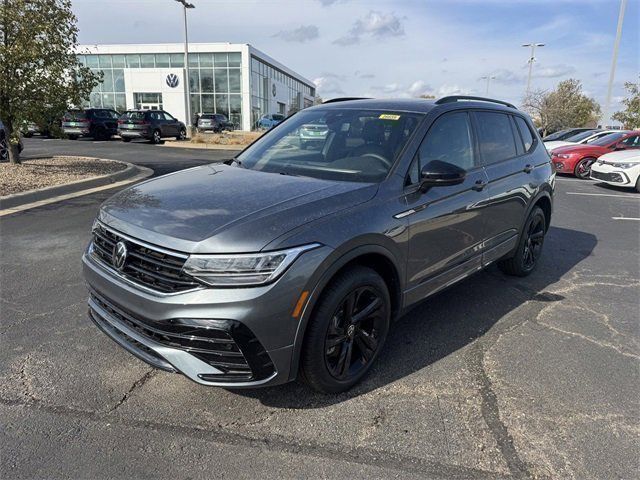 2024 Volkswagen Tiguan SE R-Line Black