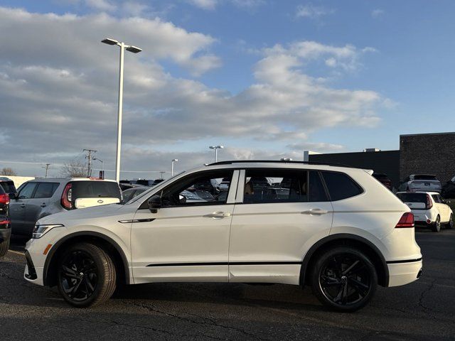 2024 Volkswagen Tiguan/Taos SE R-Line Black