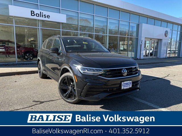 2024 Volkswagen Tiguan SE R-Line Black