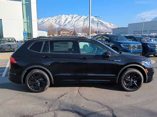 2024 Volkswagen Tiguan SE R-Line Black