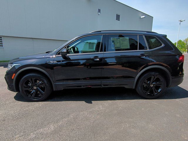 2024 Volkswagen Tiguan SE R-Line Black
