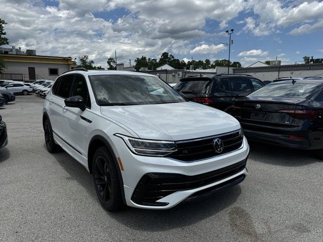 2024 Volkswagen Tiguan SE R-Line Black