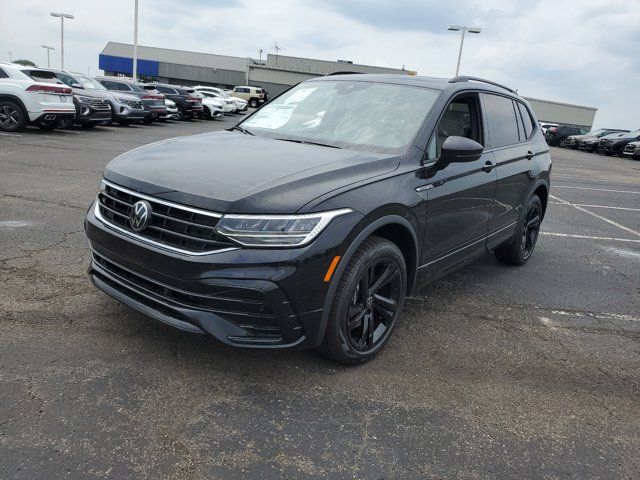 2024 Volkswagen Tiguan SE R-Line Black