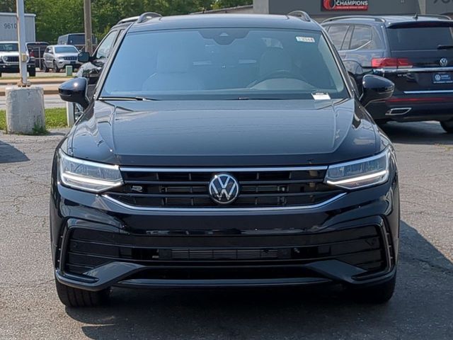 2024 Volkswagen Tiguan SE R-Line Black