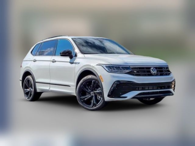 2024 Volkswagen Tiguan SE R-Line Black