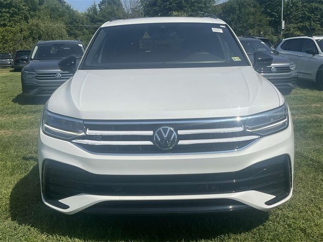 2024 Volkswagen Tiguan SE R-Line Black