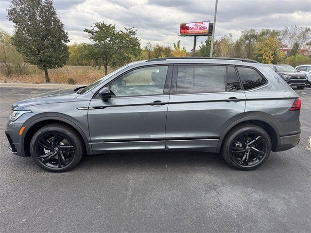 2024 Volkswagen Tiguan SE R-Line Black