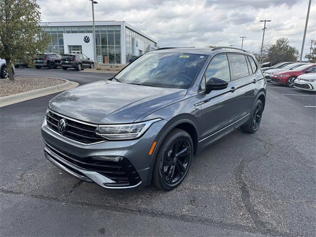 2024 Volkswagen Tiguan SE R-Line Black