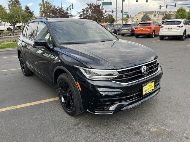 2024 Volkswagen Tiguan SE R-Line Black