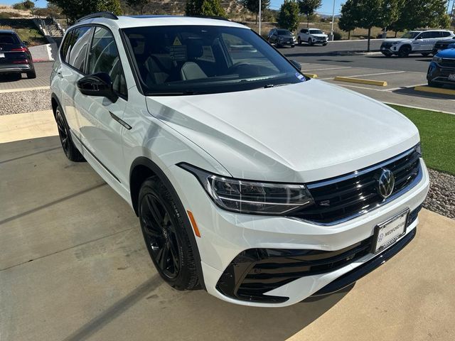 2024 Volkswagen Tiguan/Taos SE R-Line Black