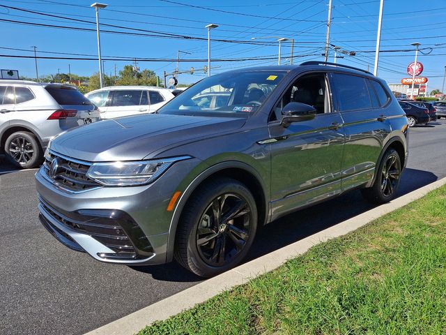 2024 Volkswagen Tiguan/Taos SE R-Line Black